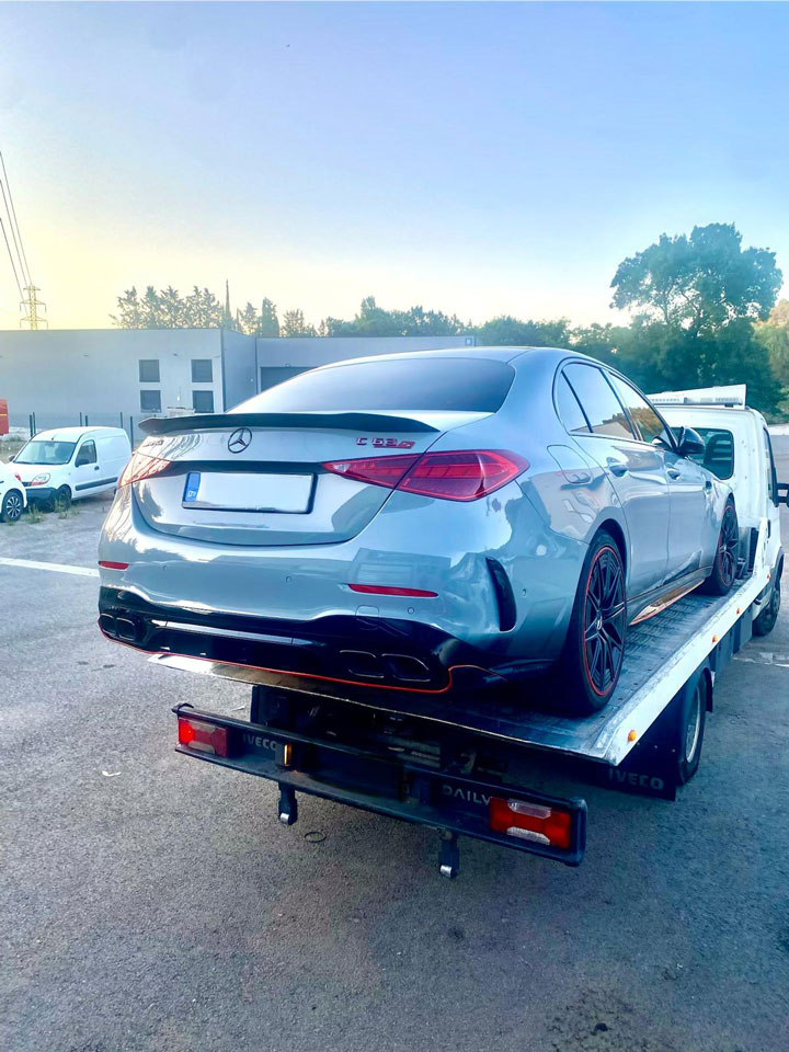 Mercedes en remorquage